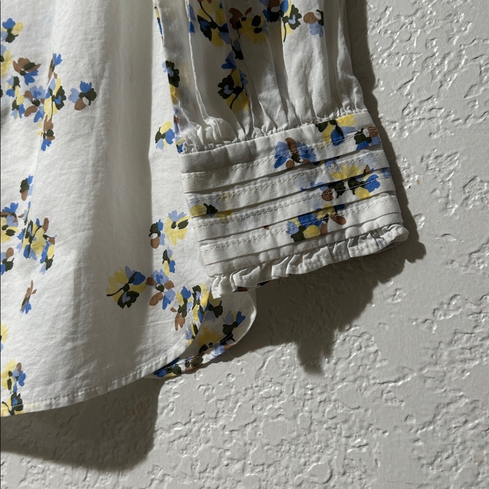 🆕 Talbots Petite Pleaded Ruffle Trim Floral Blouse. NWOT - Picture 4 of 10